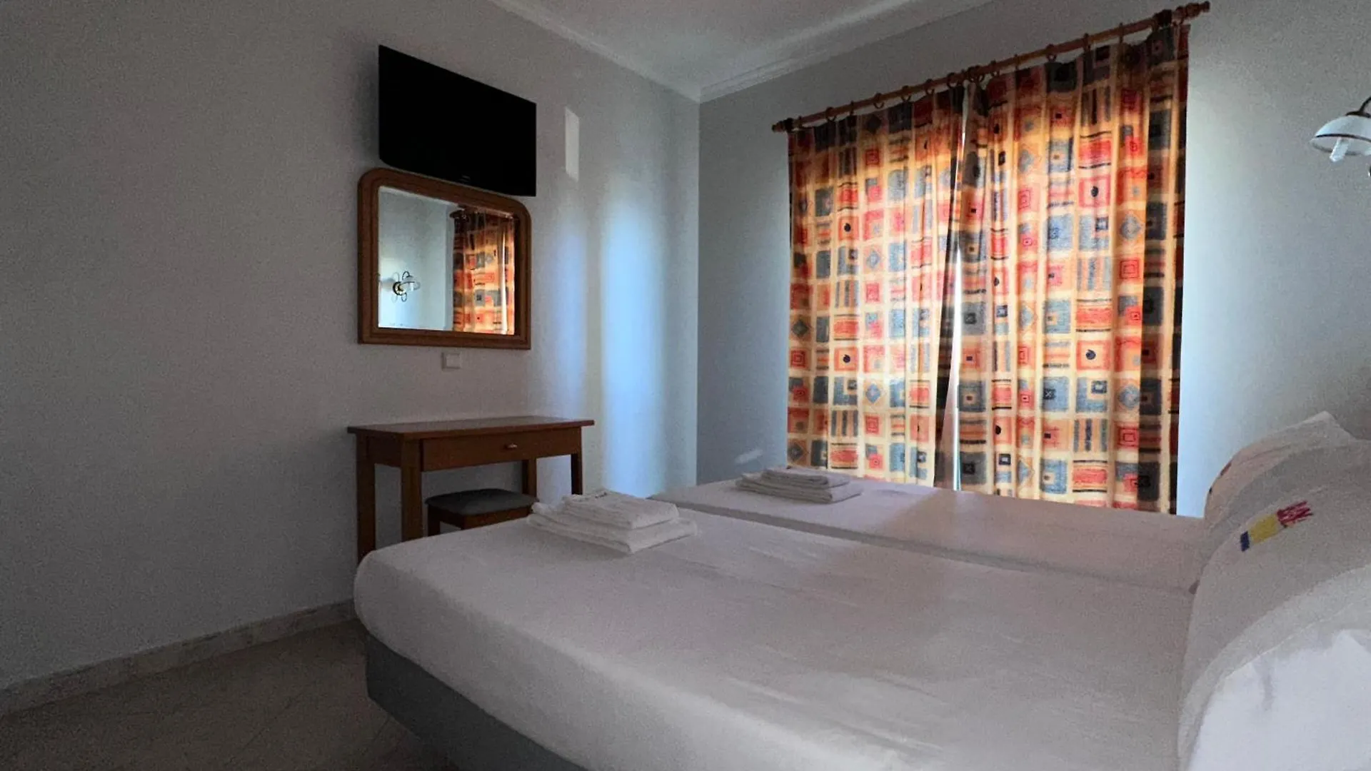 Sunset Bliss In Albufeira - Short Walk To Oldtown Apartment
